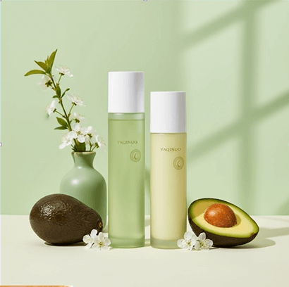 NanoBanana 修图功能：美妆白底图背景生成