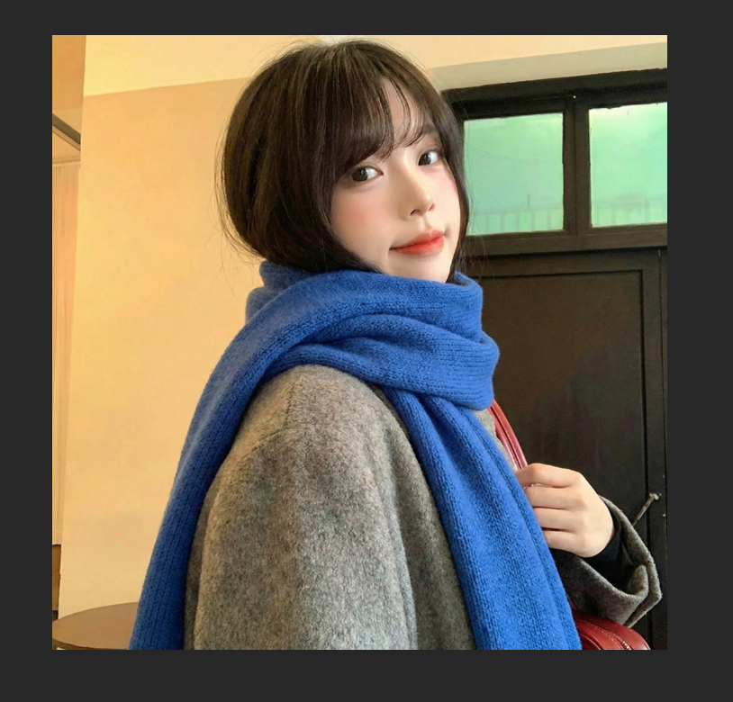 打开PS软件,点击「文件-打开」,导入含模特围巾的图片