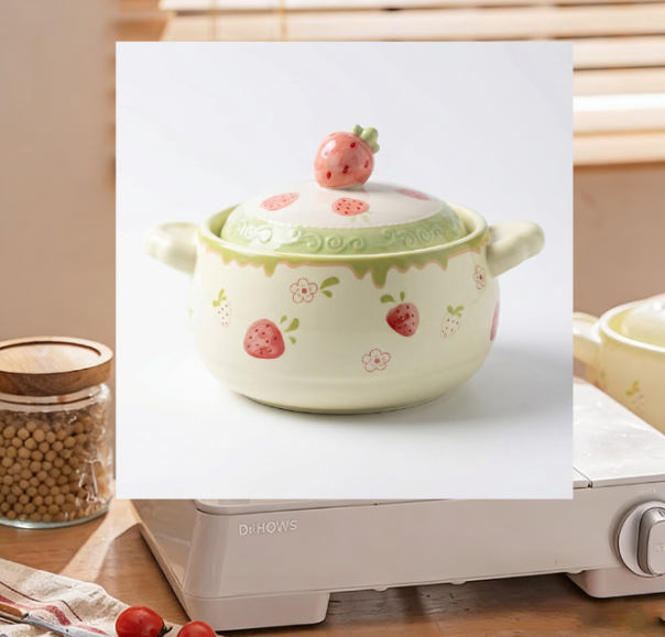 用移动工具将图片拖入背景画布，并调整大小、角度与位置，匹配场景比例