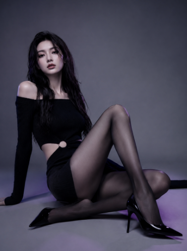 超模风女生写真提示词怎么写？10组冷感高级感生图指令